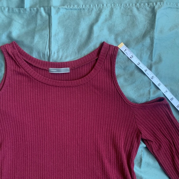 Cherish Women’s Long Sleeve Open Cut Out Shoulders Red Maroon Top - Size Medium - Picture 7 of 9